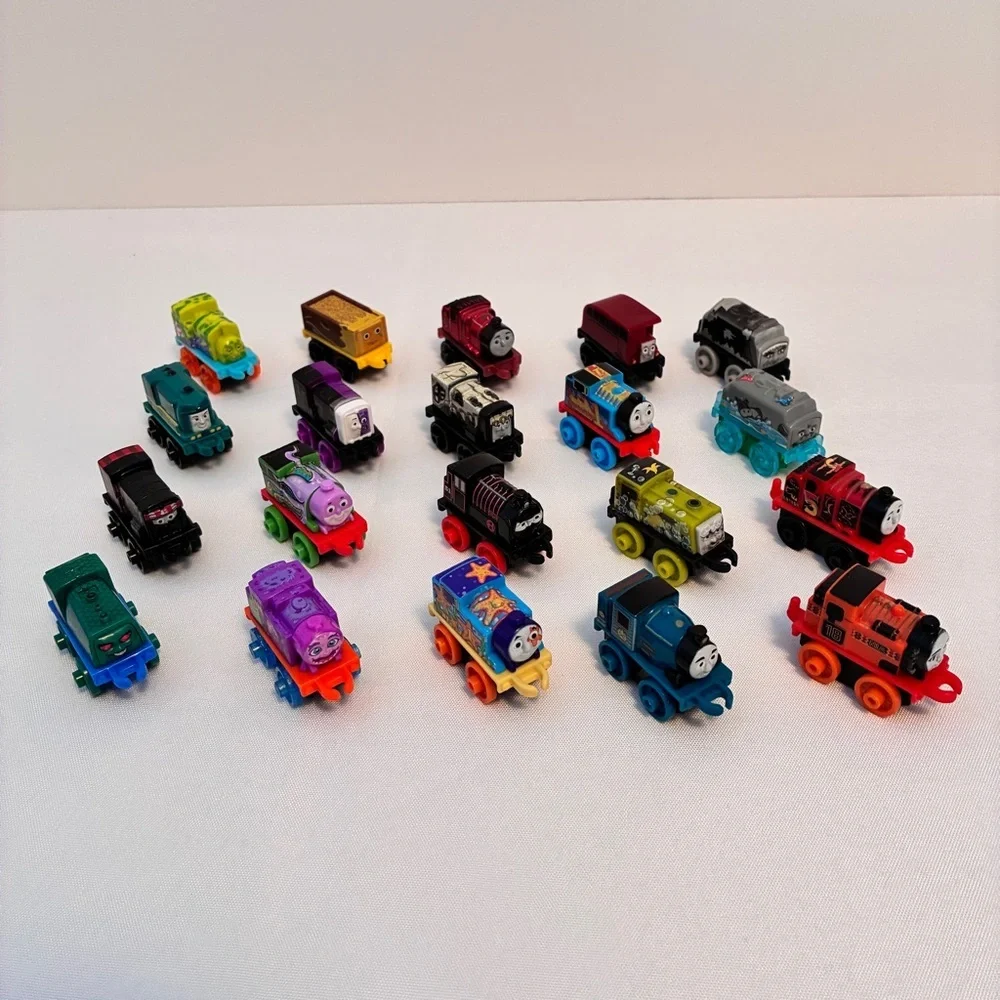 Fisher-Price Thomas & Friends Minis Toy Train 20 Pack Miniature Trains Unique